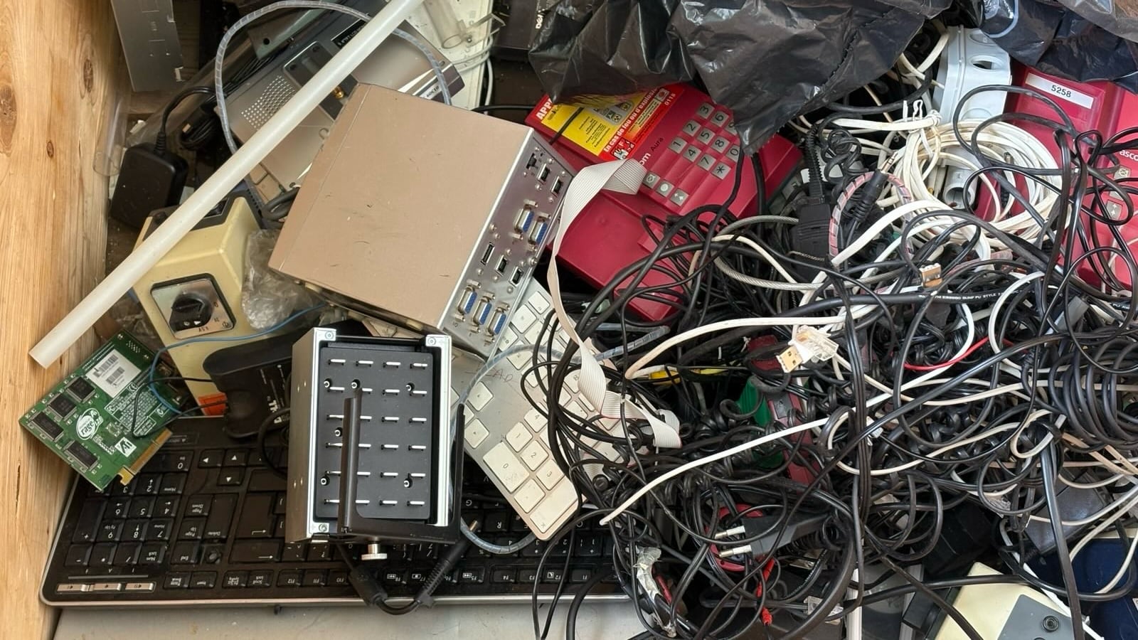 Die Herstellung von digitalen Geräten hat mehr Auswirkungen auf die Umwelt zur Folge als ihre Nutzung